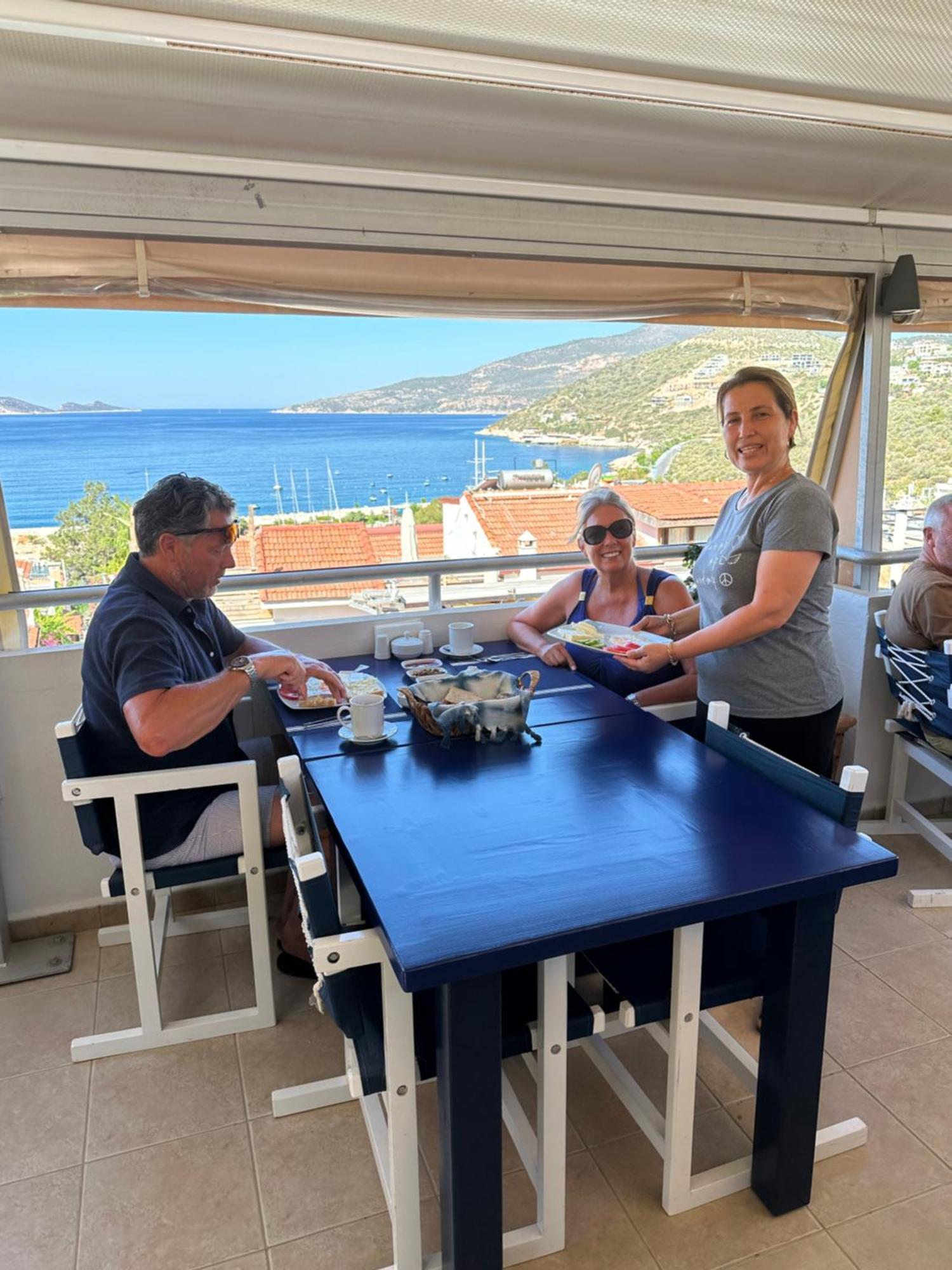 The White House Kalkan Extérieur photo