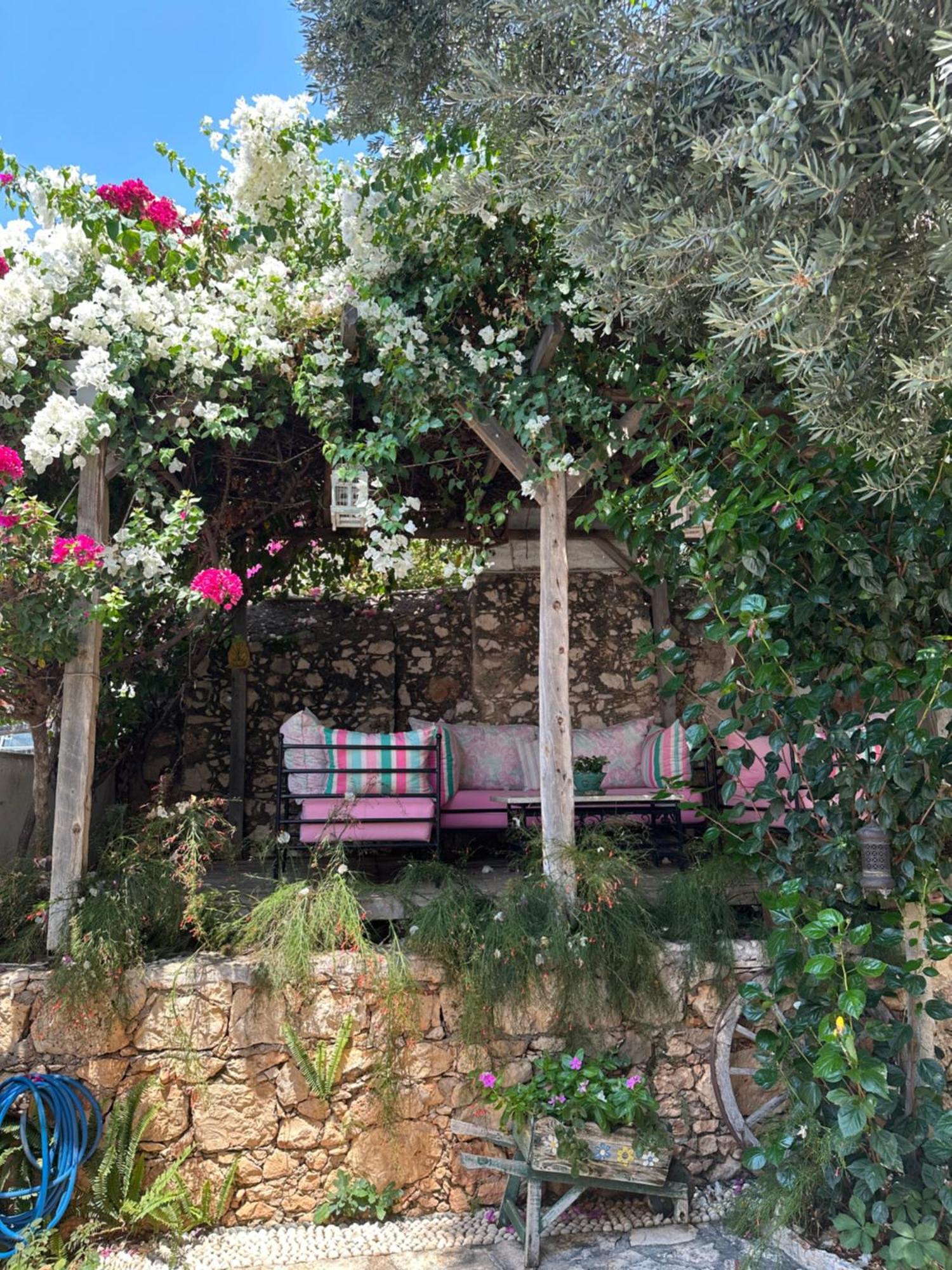 The White House Kalkan Extérieur photo